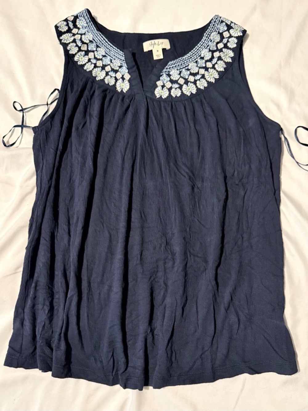 Style And Co. Women’s Medium Navy Blue Sleeveless Embroidered Split Neck Blouse